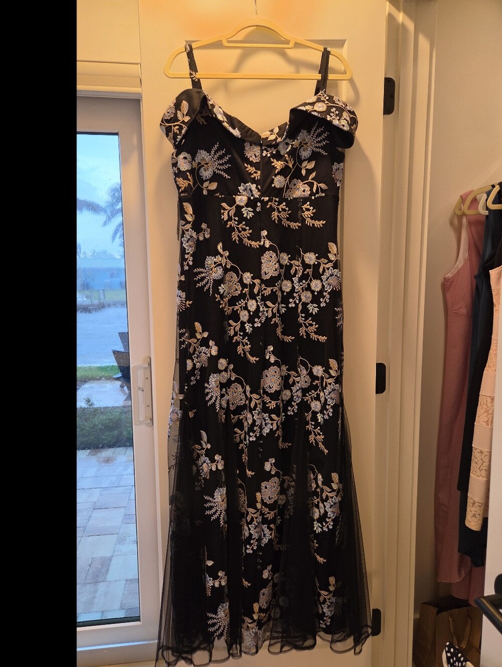 NWT R&M Richards Size 16 Floral Embroidered Formal Dress